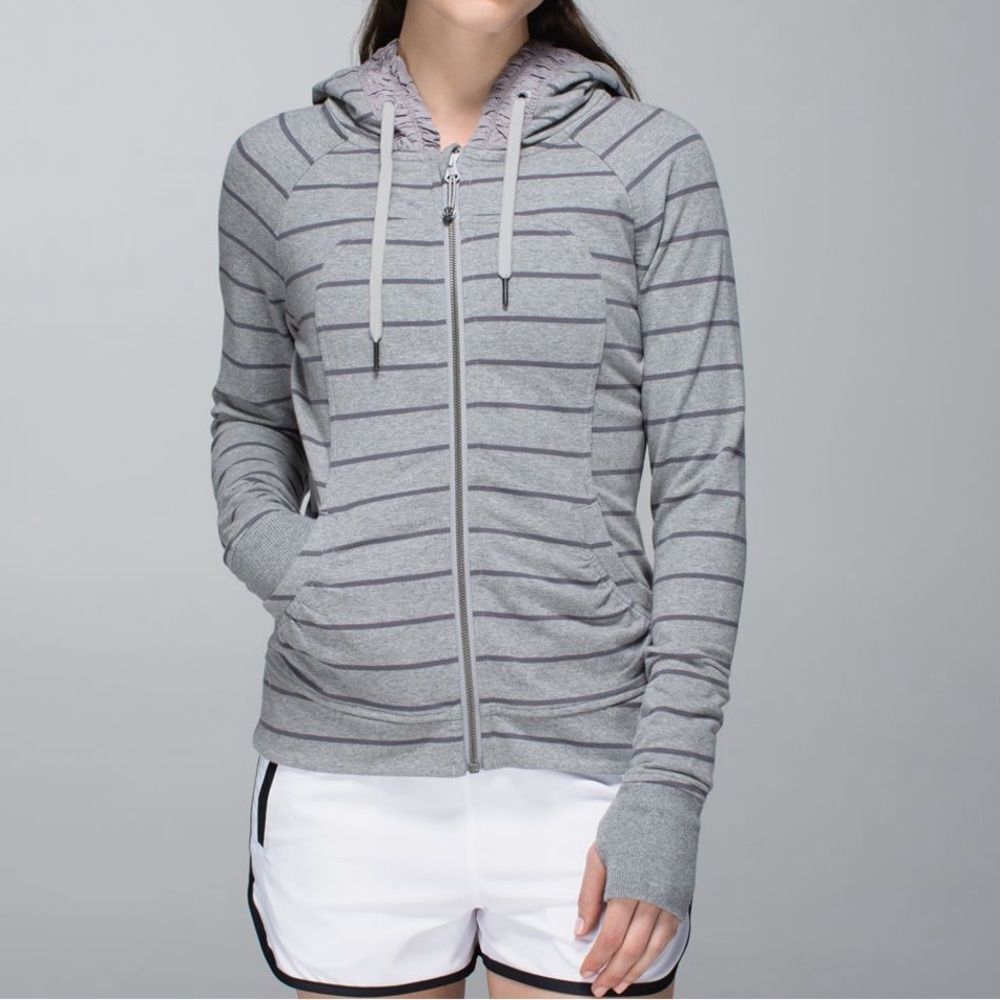 Lululemon 2014 Cayman Stripe Heather Gray/ Ambiant Gray Movement Jacket Size 6